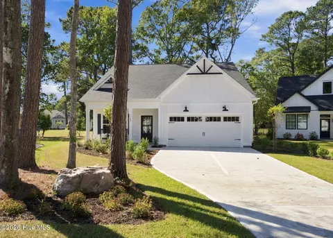1769 Oakbrook Dr SW, Ocean Isle Beach, NC 28469