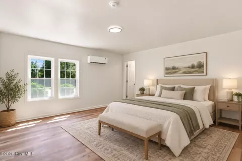 Bedroom - 901 E Nash St, Spring Hope, NC 27882 photo 3 of 5