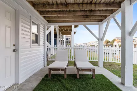 Exterior - 433 Dolphin St, Sunset Beach, NC 28468 photo 12 of 12