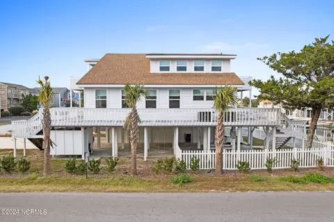 Exterior - 433 Dolphin St, Sunset Beach, NC 28468 photo 2 of 12