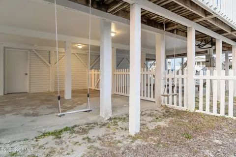 Exterior - 433 Dolphin St, Sunset Beach, NC 28468 photo 10 of 12