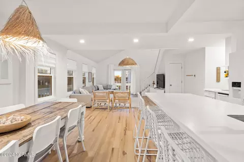 Dining - 433 Dolphin St, Sunset Beach, NC 28468 photo 3 of 3