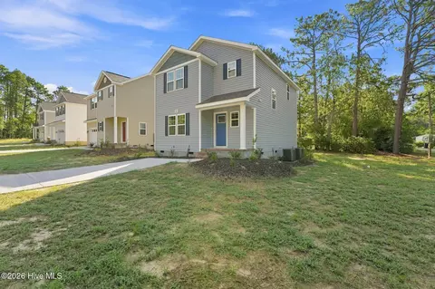 595 S Glover St, Southern Pines, NC 28387