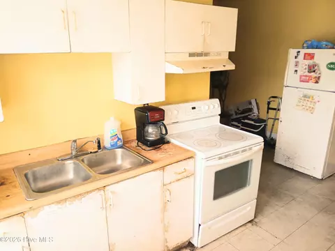 Kitchen - 2047 Broad St, Augusta, GA 30904 photo 4 of 4
