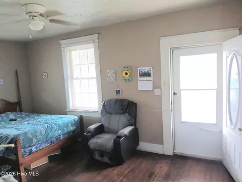 Bedroom - 2047 Broad St, Augusta, GA 30904 photo 3 of 8