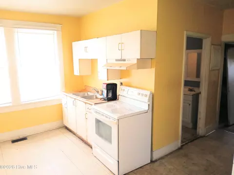 Kitchen - 2047 Broad St, Augusta, GA 30904 photo 3 of 4