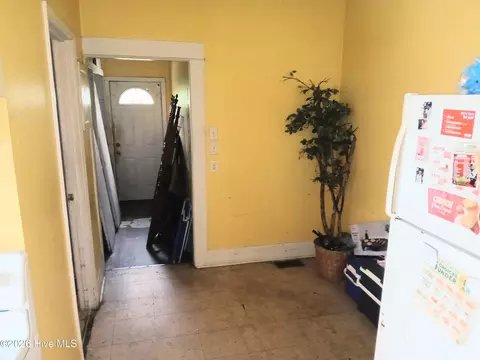 Entry Way - 2047 Broad St, Augusta, GA 30904 photo 5 of 6