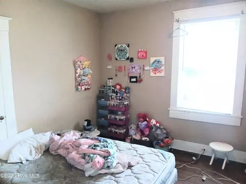 Bedroom - 2047 Broad St, Augusta, GA 30904 photo 5 of 8