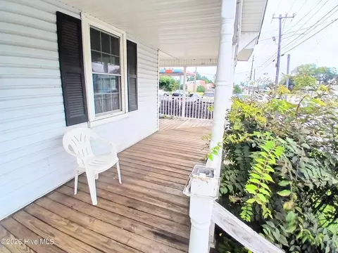 Exterior - 2047 Broad St, Augusta, GA 30904 photo 3 of 11