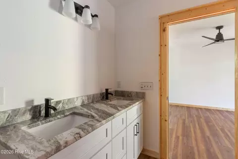Bath - 39 Horseshoe Branch Ln, Murphy, NC 28906 photo 5 of 6