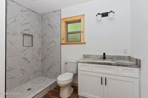 Bath - 39 Horseshoe Branch Ln, Murphy, NC 28906 photo 1 of 6