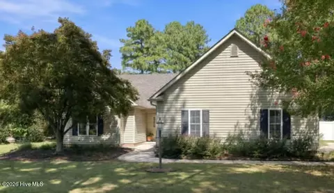 1405 Warwick Cir, Winterville, NC 28590