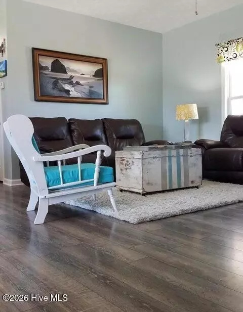 Living - 201 Classy Ct, Richlands, NC 28574 photo 1 of 1