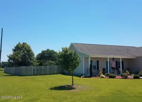 Exterior - 201 Classy Ct, Richlands, NC 28574 photo 2 of 4