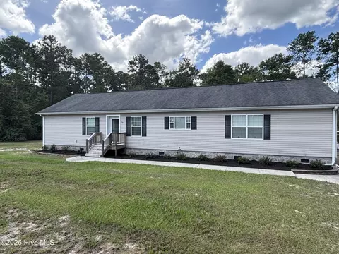 756 Ridgecrest Ln, Rocky Point, NC 28457