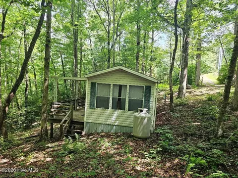 Exterior - 252 Barefoot Ln, Murphy, NC 28906 photo 4 of 11