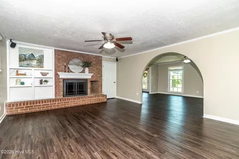 Living - 150 Ballard Dr, Harlem, GA 30814 photo 8 of 9