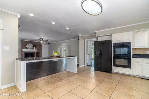 Kitchen - 150 Ballard Dr, Harlem, GA 30814 photo 5 of 7