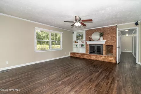 Living - 150 Ballard Dr, Harlem, GA 30814 photo 6 of 9