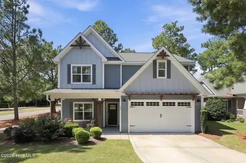 105 N Bracken Fern Ln, Southern Pines, NC 28387