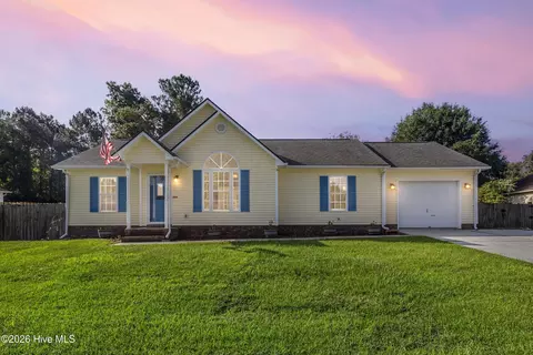 104 Stepping Stone Trl, Jacksonville, NC 28546