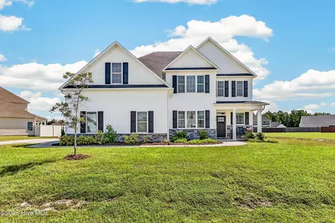 318 Naval Store Dr, Jacksonville, NC 28546