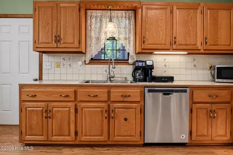 Kitchen - 30 Sunray Cir, Murphy, NC 28906 photo 2 of 4