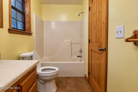 Bath - 30 Sunray Cir, Murphy, NC 28906 photo 4 of 5