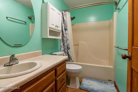 Bath - 30 Sunray Cir, Murphy, NC 28906 photo 1 of 5