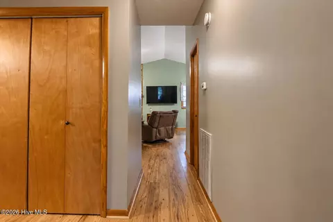 Entry Way - 30 Sunray Cir, Murphy, NC 28906 photo 3 of 3