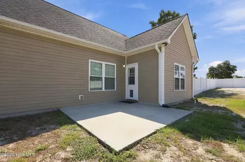 Exterior - 227 Queens Haven Rd, Hubert, NC 28539 photo 9 of 13