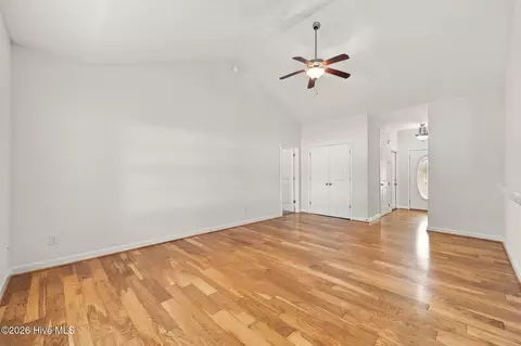 Living - 227 Queens Haven Rd, Hubert, NC 28539 photo 4 of 6