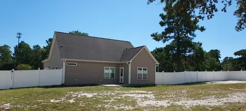 Exterior - 227 Queens Haven Rd, Hubert, NC 28539 photo 4 of 13