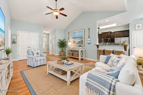 Living - 227 Queens Haven Rd, Hubert, NC 28539 photo 2 of 6