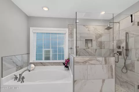 Bath - 1748 Davenport Dr, Evans, GA 30809 photo 4 of 7