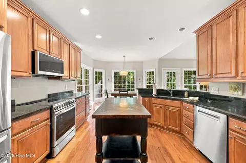 Kitchen - 12 Cedar Ln, Pinehurst, NC 28374 photo 4 of 4