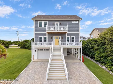 604 Helen Ln, Topsail Beach, NC 28445