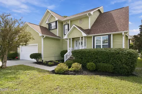 721 Sloop Pointe Ln, Kure Beach, NC 28449