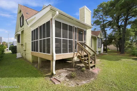 Exterior - 721 Sloop Pointe Ln, Kure Beach, NC 28449 photo 6 of 13