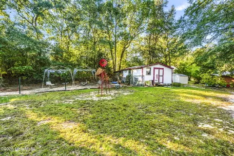 Exterior - 1002 Jefferson St, Hamlet, NC 28345 photo 6 of 7