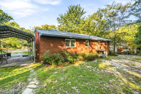 Exterior - 1002 Jefferson St, Hamlet, NC 28345 photo 3 of 7