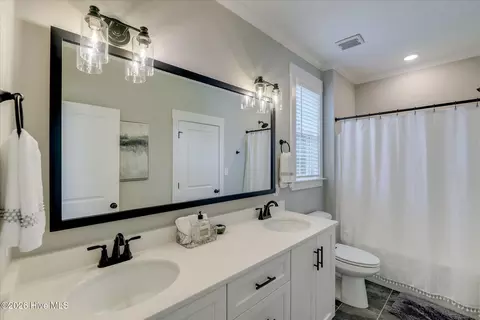 Bath - 4319 Sabal Dr, Evans, GA 30809 photo 6 of 9