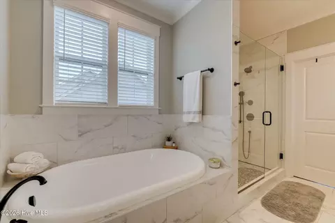 Bath - 4319 Sabal Dr, Evans, GA 30809 photo 2 of 9