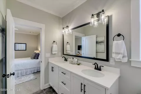 Bath - 4319 Sabal Dr, Evans, GA 30809 photo 5 of 9