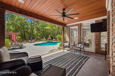 Exterior - 10 Ashkirk Dr, Pinehurst, NC 28374 photo 4 of 17