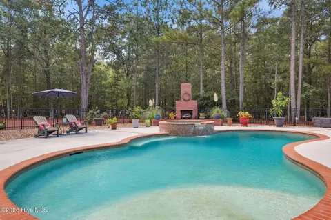 Exterior - 10 Ashkirk Dr, Pinehurst, NC 28374 photo 8 of 17