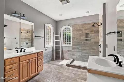 Bath - 10 Ashkirk Dr, Pinehurst, NC 28374 photo 1 of 9