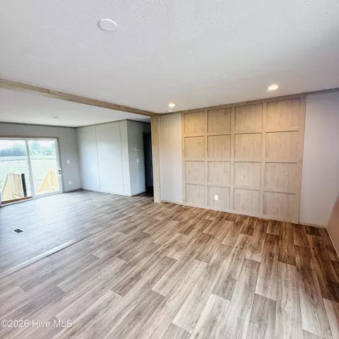 Living - 236 County Line Rd, Tyner, NC 27980 photo 2 of 3