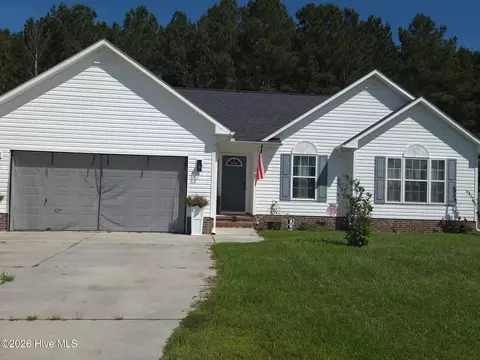 311 Springcreek Ct, Hubert, NC 28539