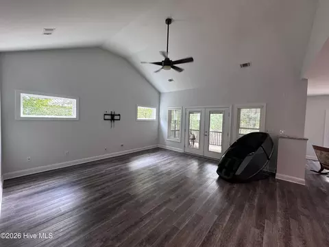 Living - 170 Grandview Dr, Mccormick, SC 29835 photo 4 of 7